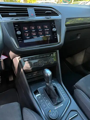 Volkswagen Tiguan view 18