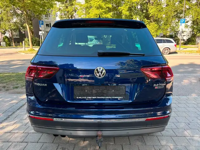 Volkswagen Tiguan view 4