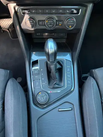 Volkswagen Tiguan view 19