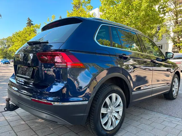 Volkswagen Tiguan view 5