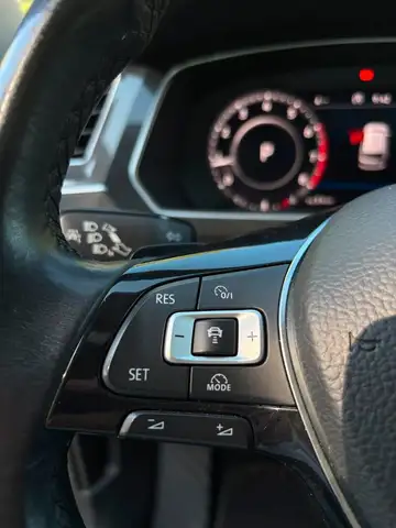 Volkswagen Tiguan view 14