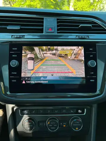 Volkswagen Tiguan view 17