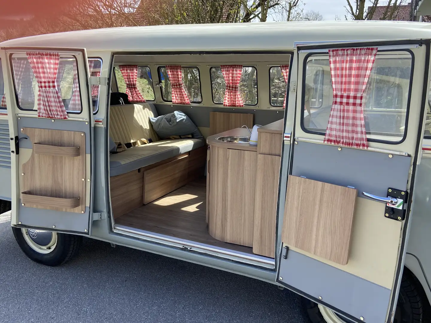 Oldtimer Volkswagen T1 VW Bulli Camper Grau - 2