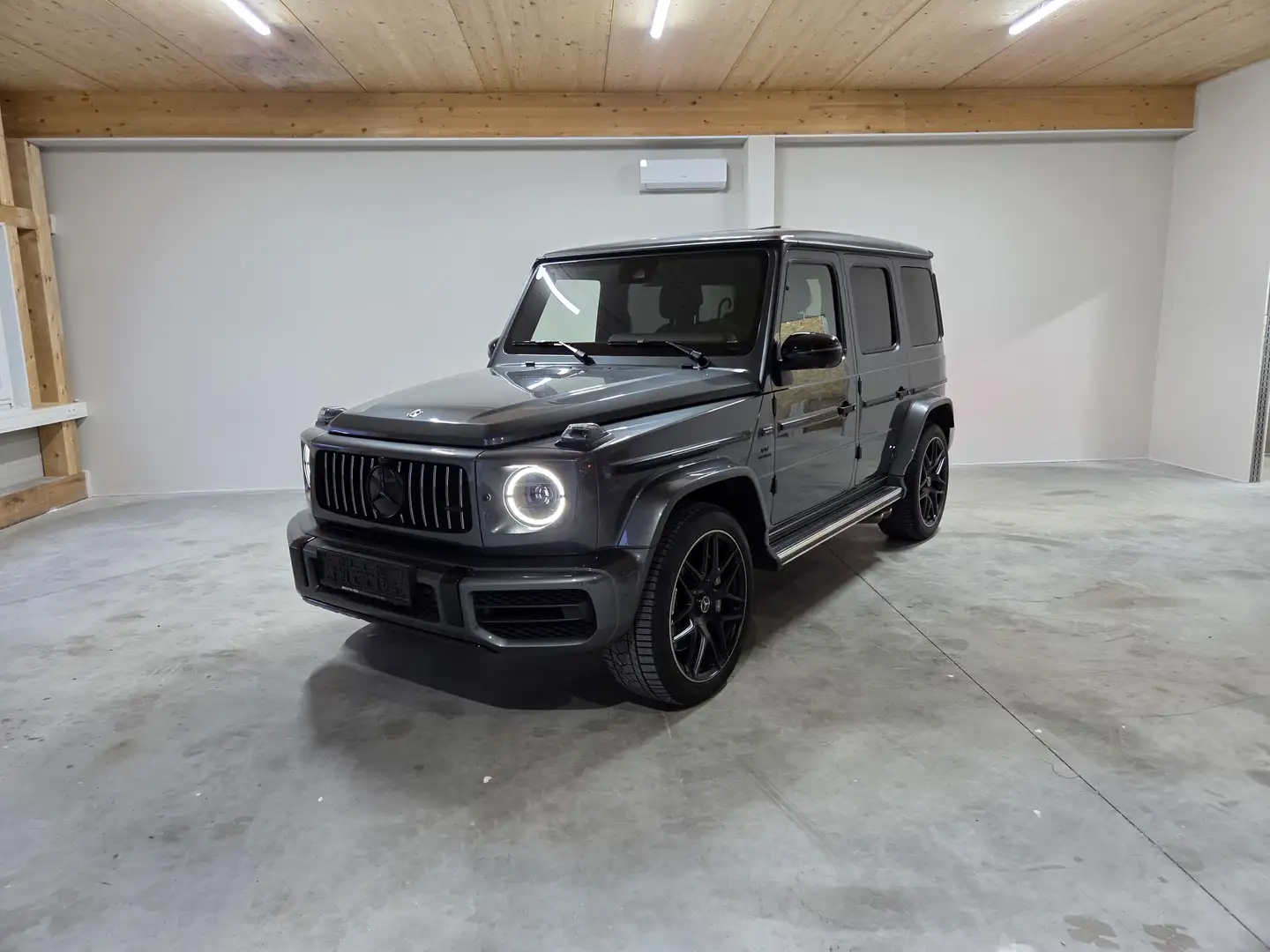 Mercedes-Benz G 63 AMG G63 AMG 4MATIC Aut. Grau - 1