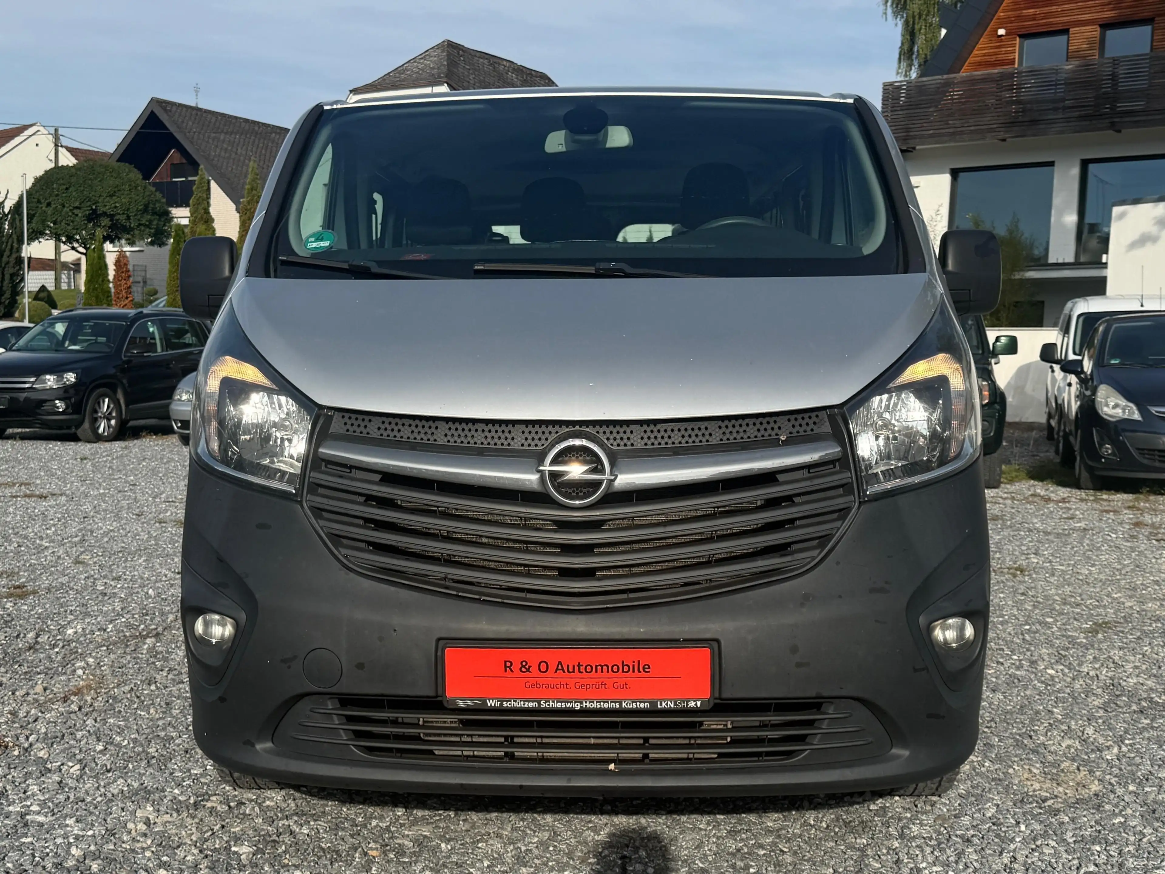 Opel Vivaro Combi B | LANG | 9-Sitzer | TÜV NEU | Scheckheft | Standheizung | AHK | Navi — photo 8
