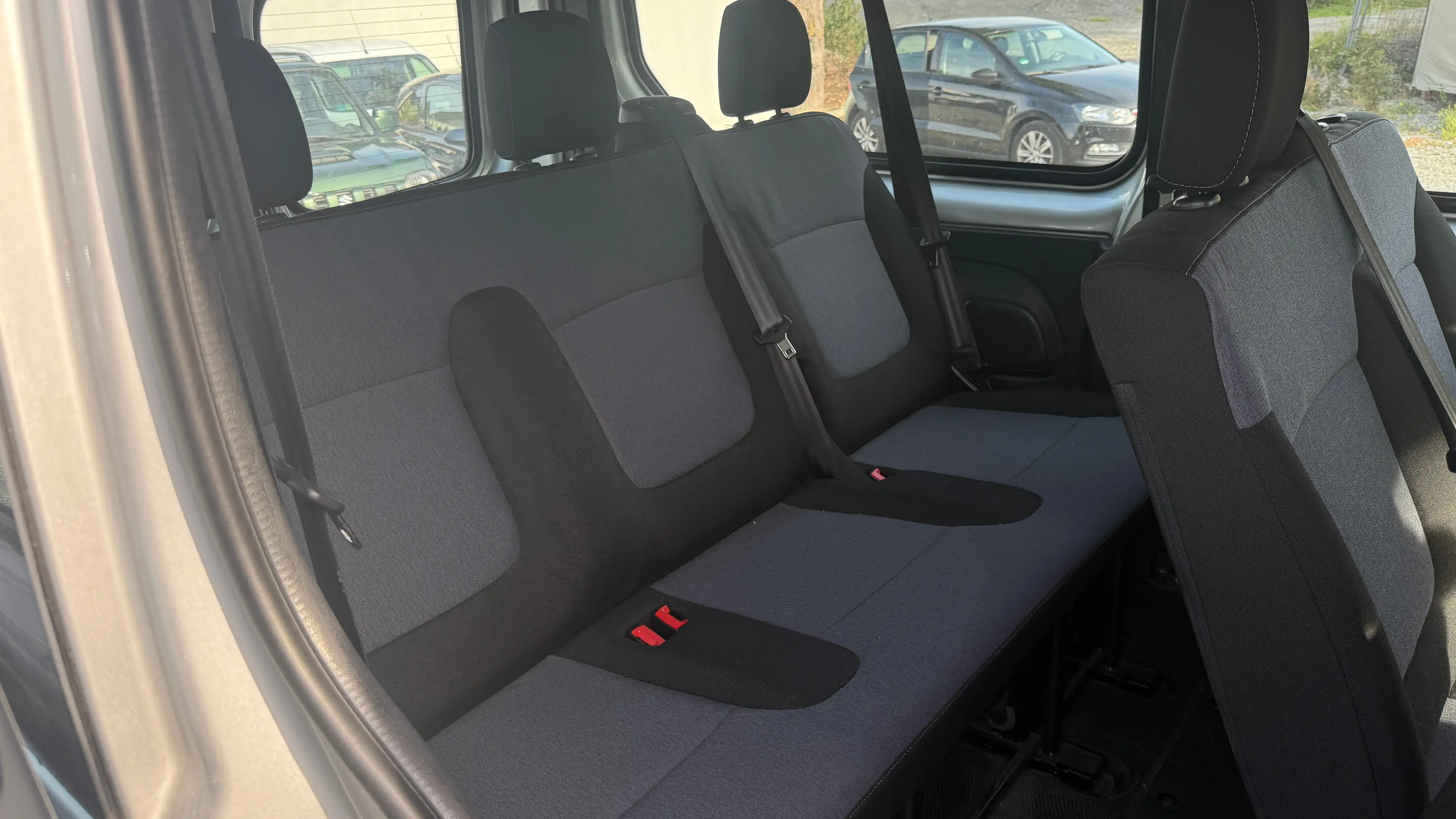 Opel Vivaro Combi B | LANG | 9-Sitzer | TÜV NEU | Scheckheft | Standheizung | AHK | Navi — photo 13