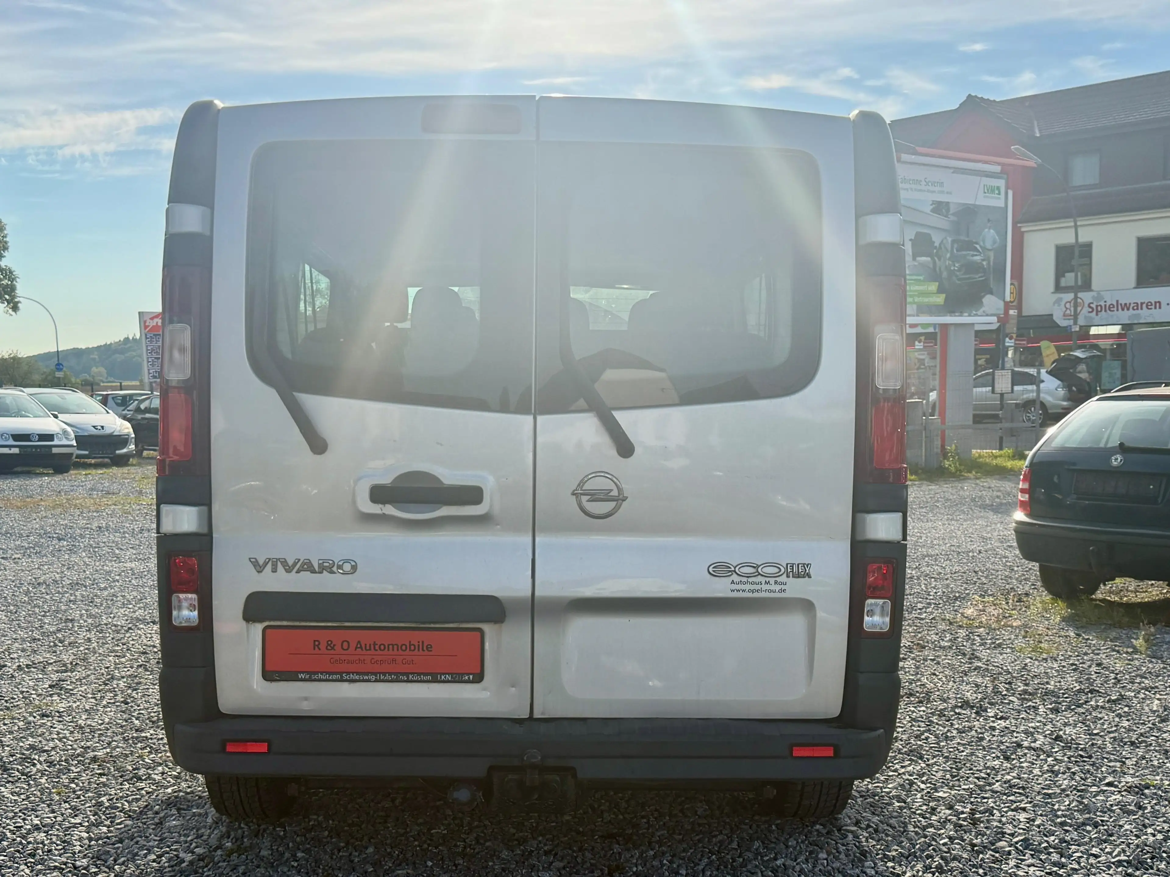Opel Vivaro Combi B | LANG | 9-Sitzer | TÜV NEU | Scheckheft | Standheizung | AHK | Navi — photo 3