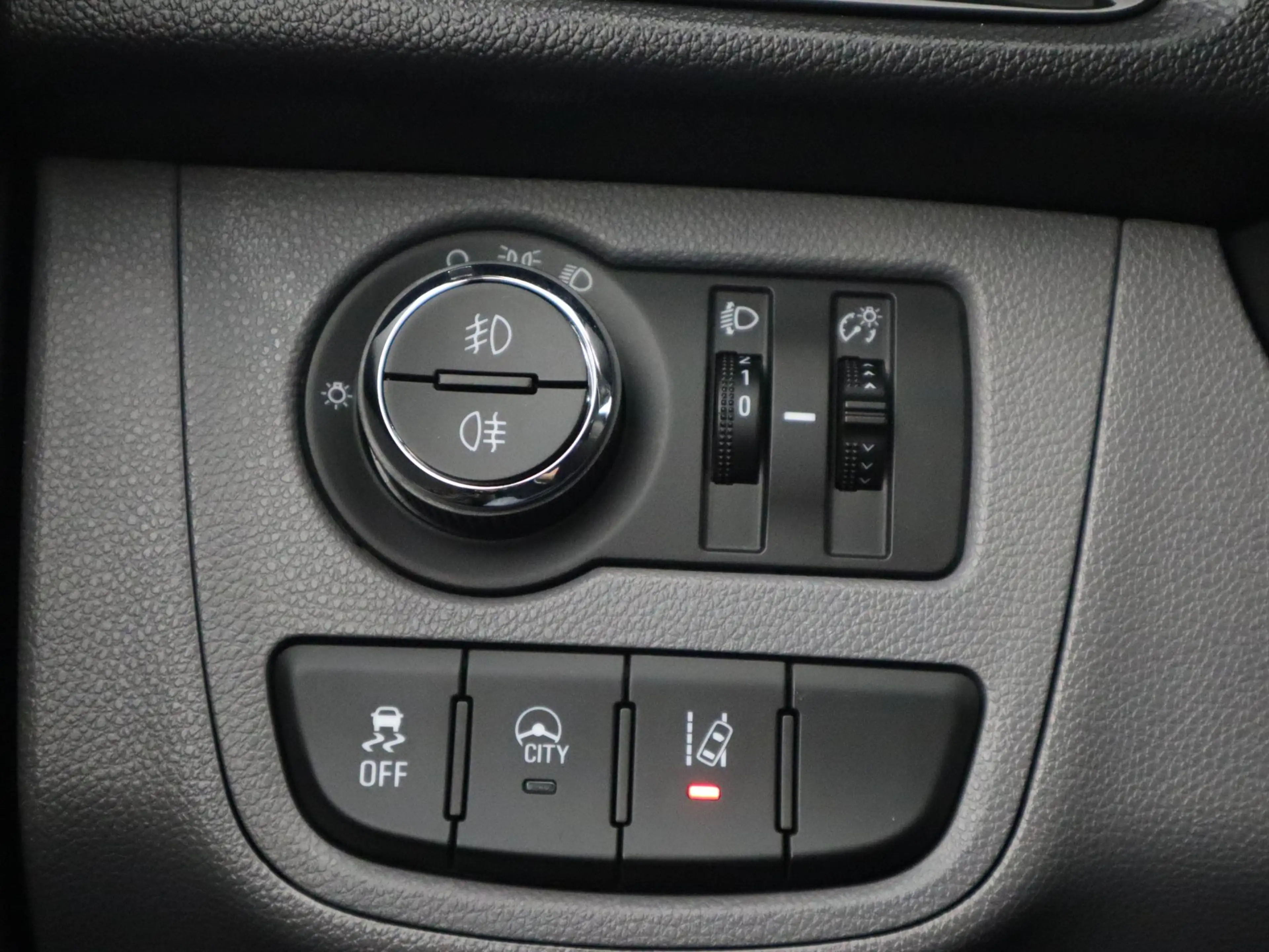 Opel Karl 1.0 ecoFLEX Cosmo STOELVERW / STUURVERW / CLIMA / — photo 31