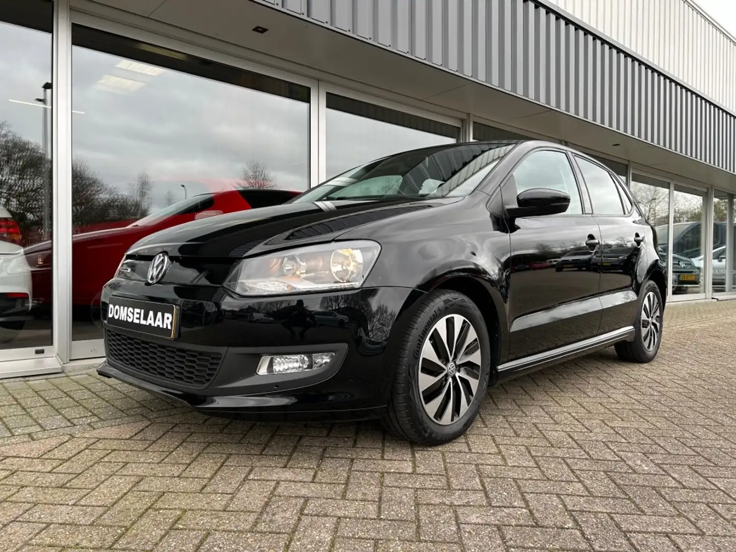 Volkswagen Polo Plus 1.0 BlueMotion Schwarz - 1