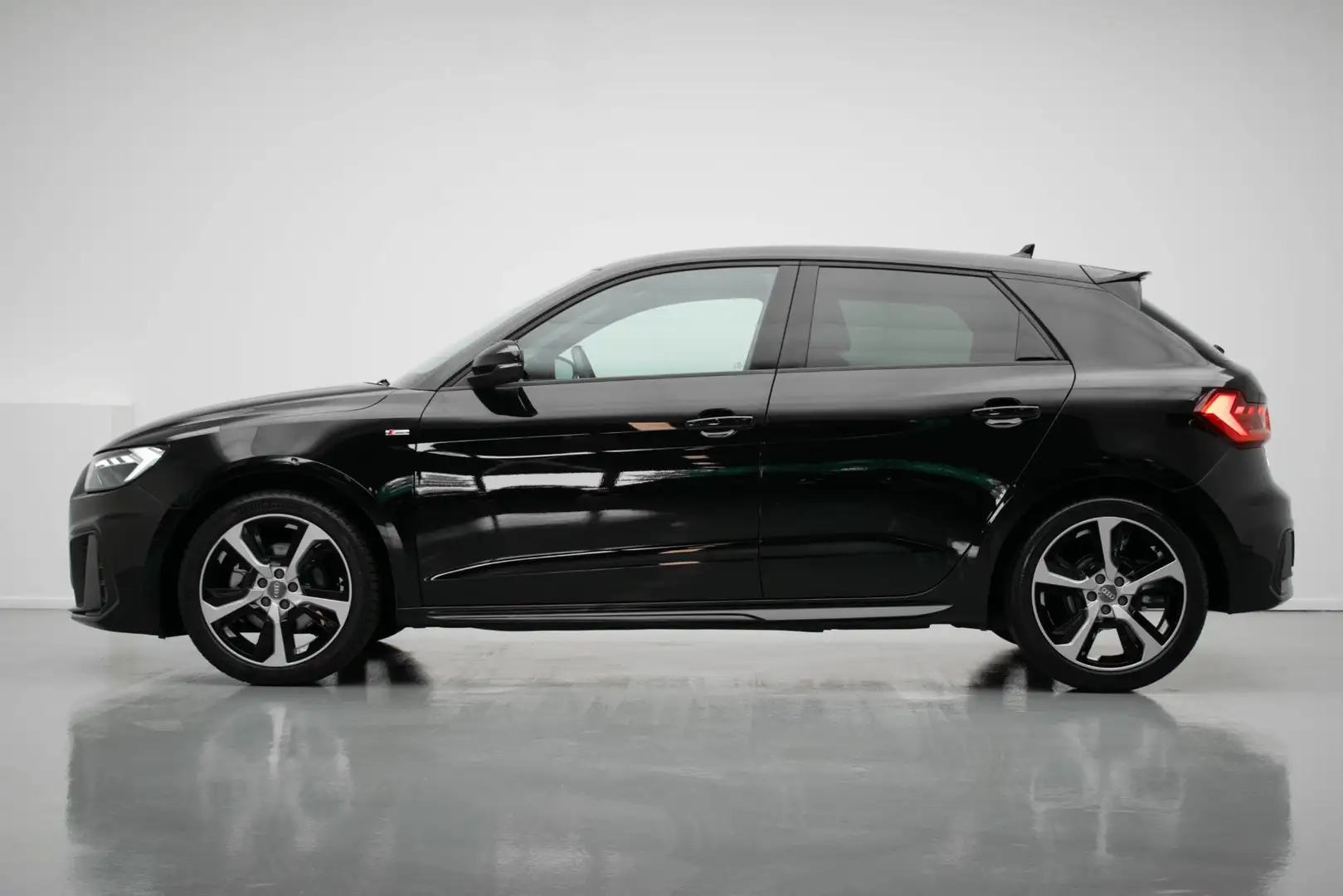 Audi A1 Sportback 35 TFSI Pro Line S |3X S-Line|Ambient|Ma Zwart - 2