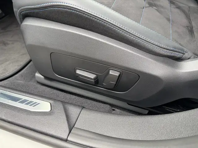 BMW 1 Series view 18