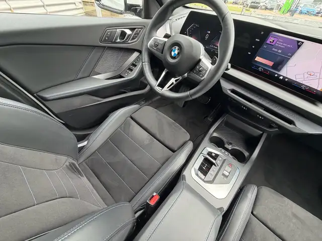 BMW 1 Series view 22
