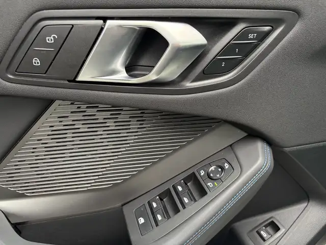 BMW 1 Series view 19