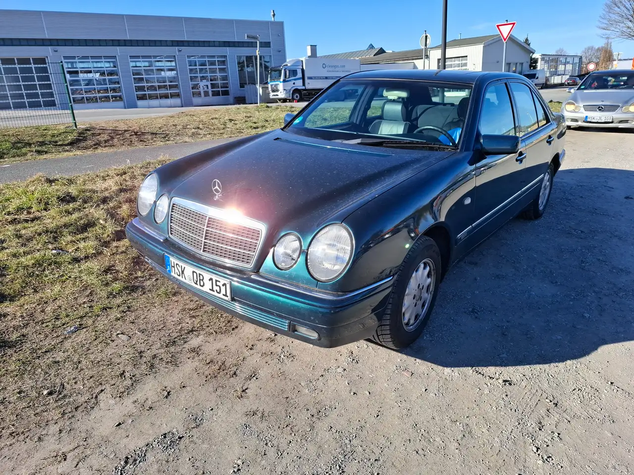 Mercedes-Benz C 230