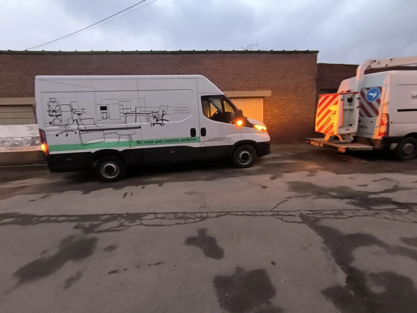 Iveco Daily FGN 35 C 16S V11/P H2 QUAD-LEAF HI MATIC - 1
