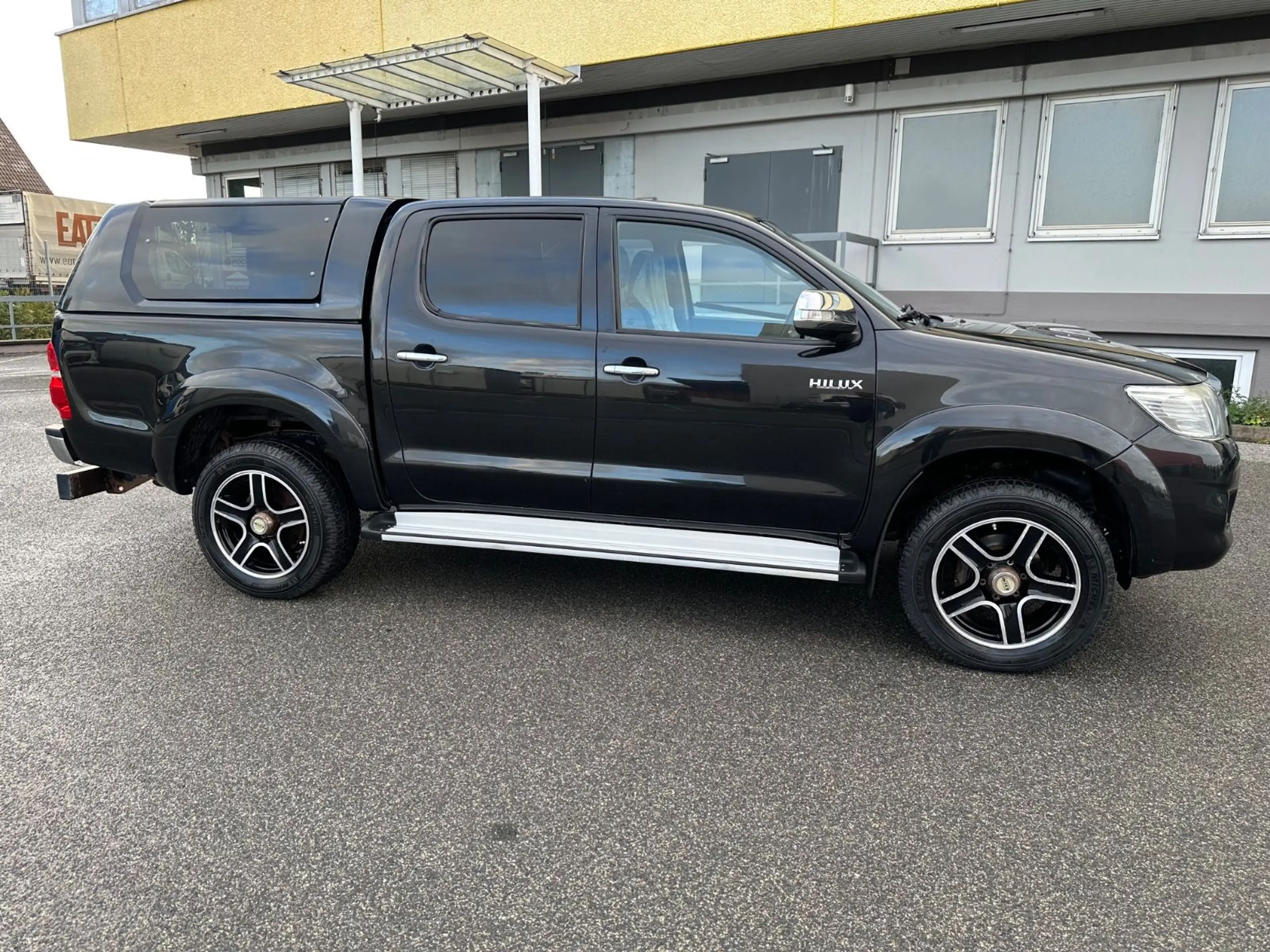 Toyota Hilux — photo 9