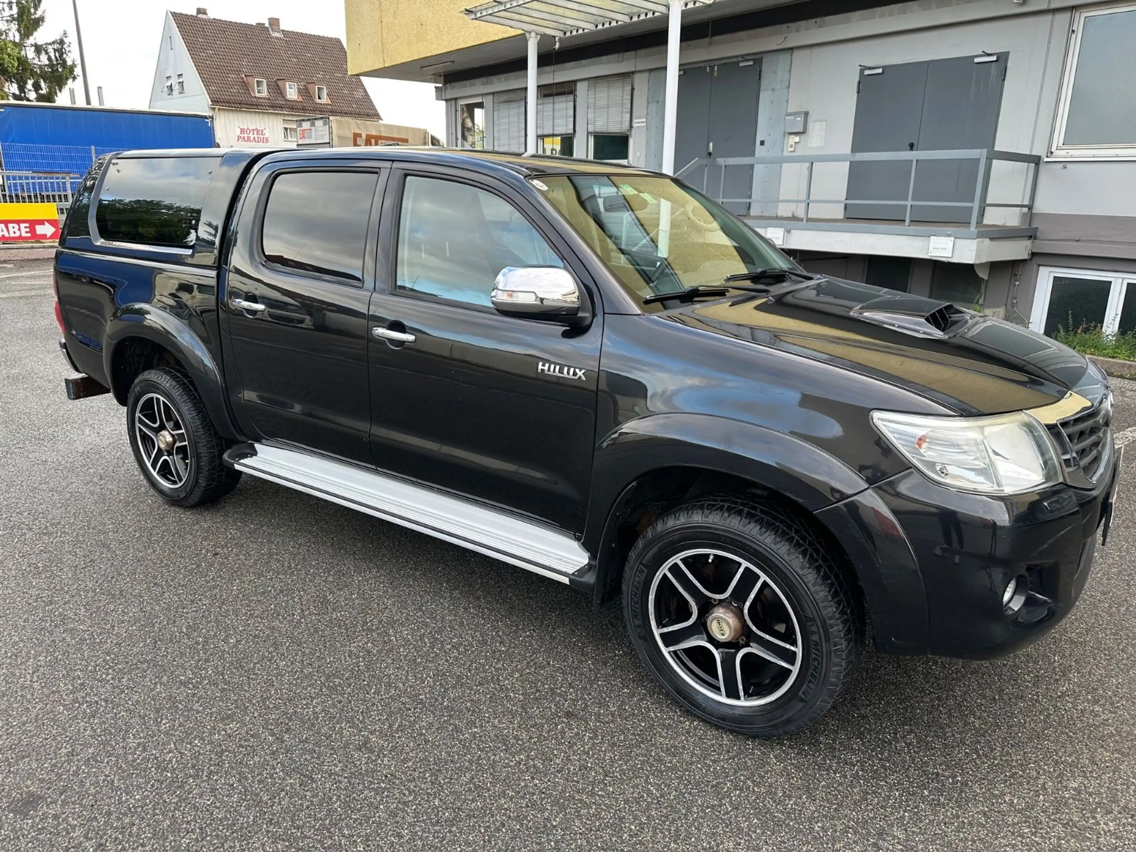 Toyota Hilux — photo 6