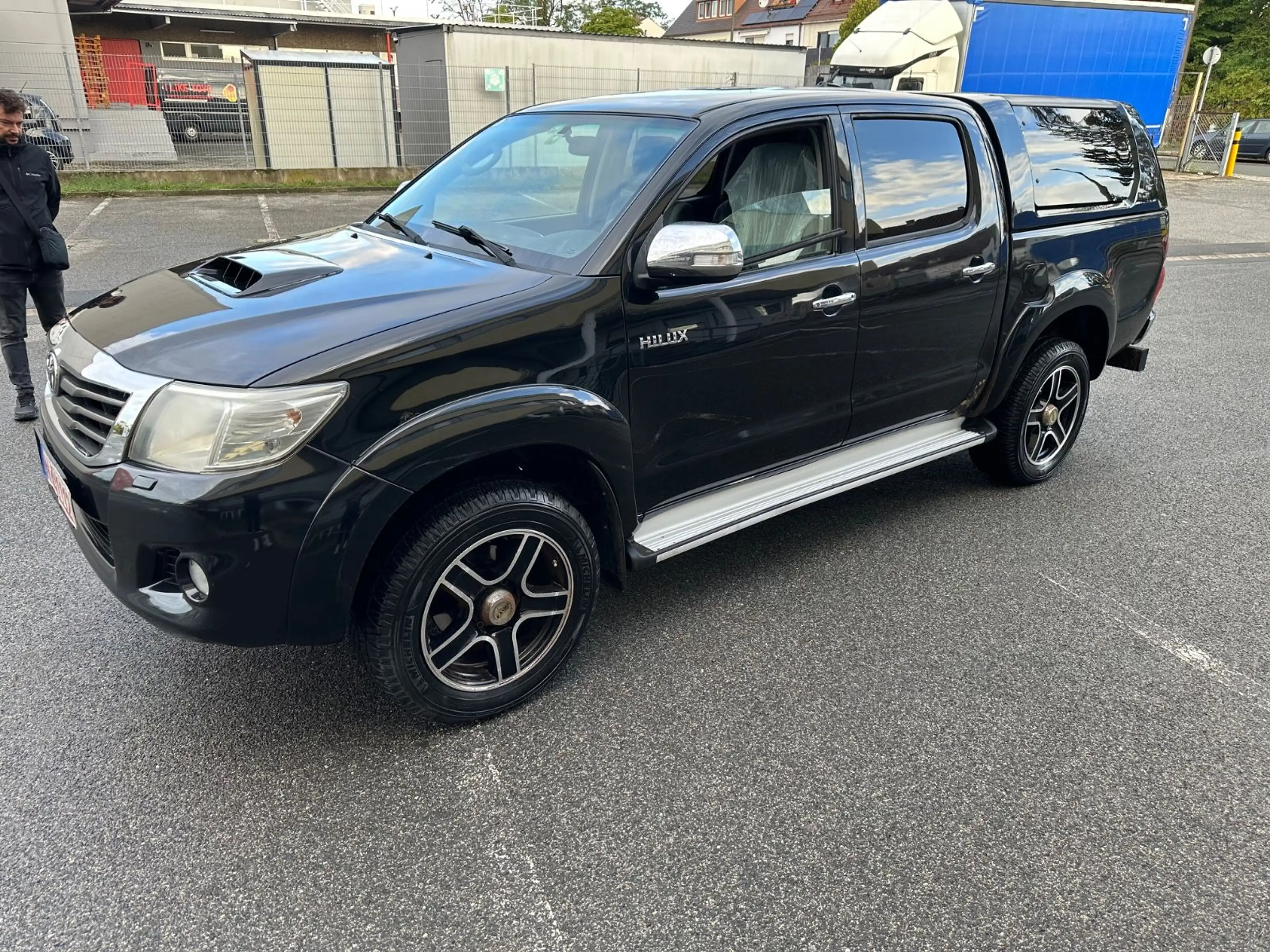 Toyota Hilux — photo 12