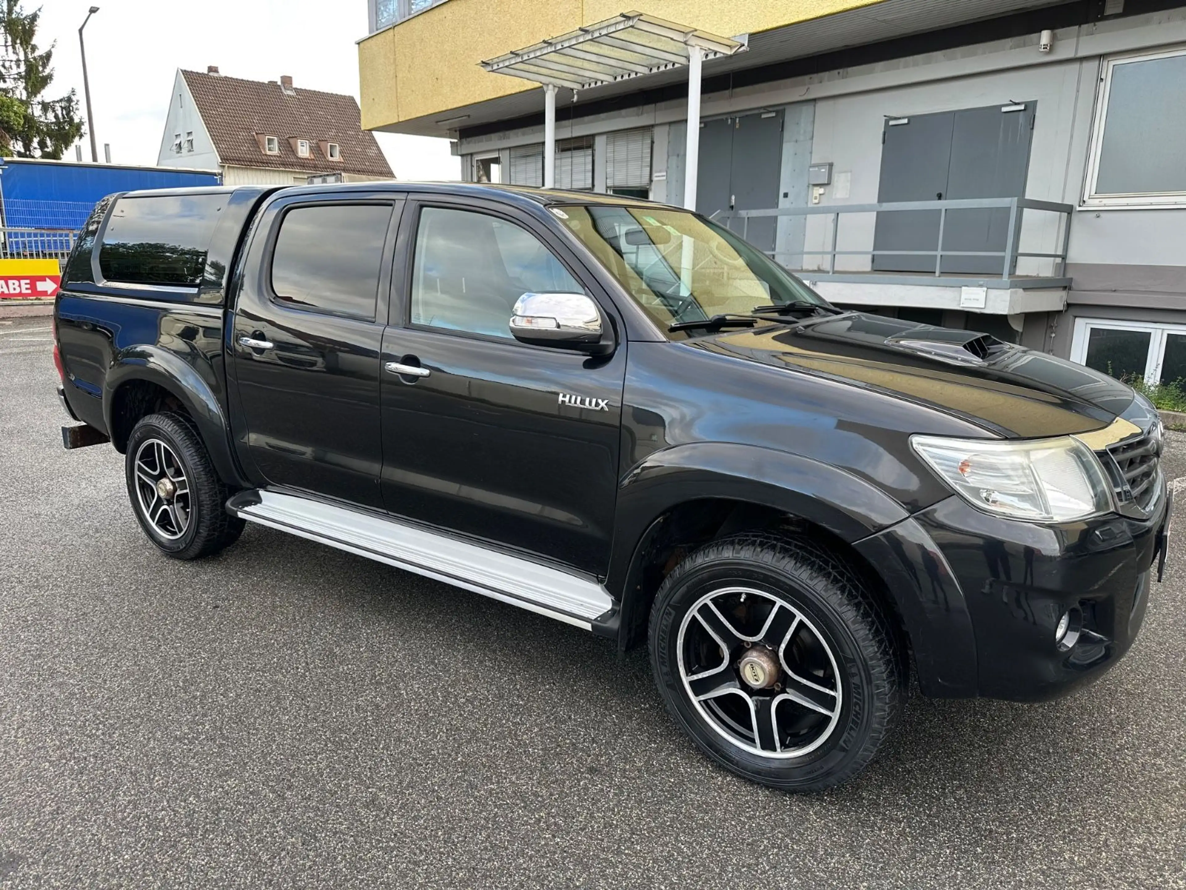 Toyota Hilux — photo 5