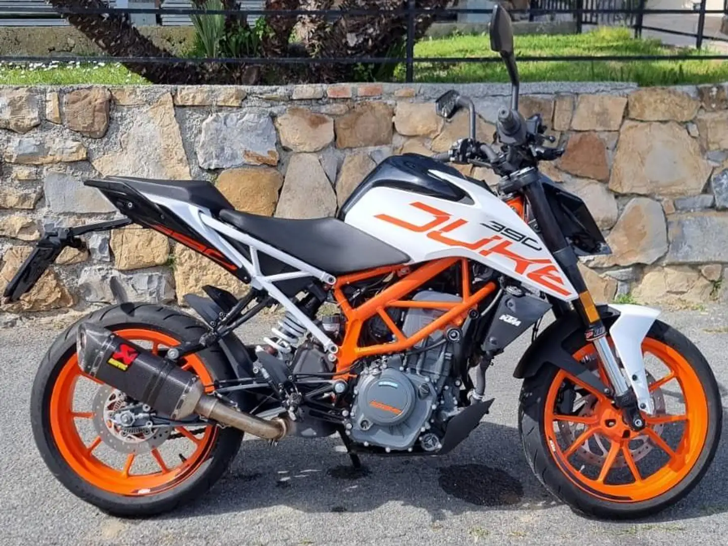 KTM 390 Duke - 1