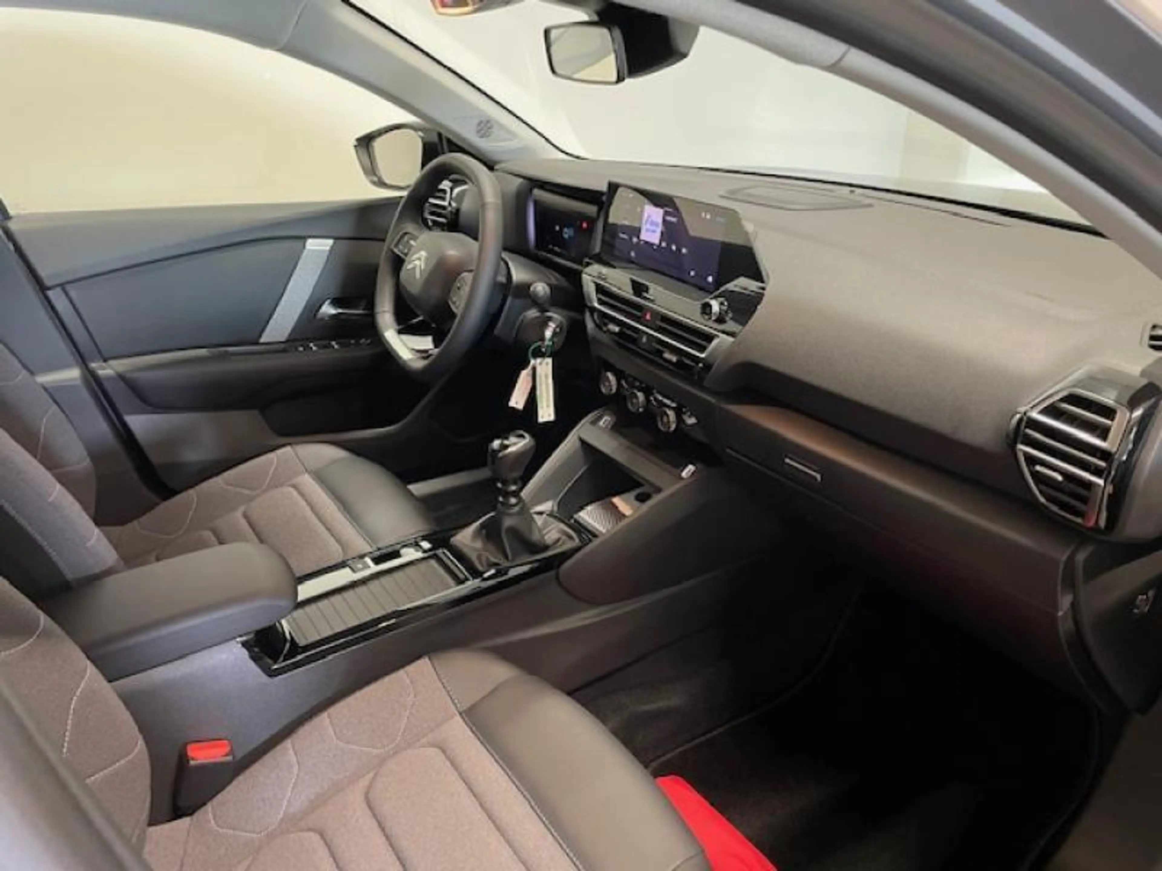 Citroen C4 PLUS — photo 2