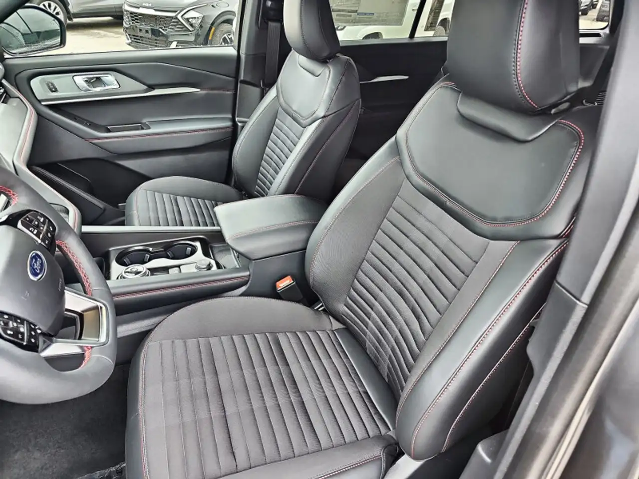 Ford Explorer photo Ford Explorer