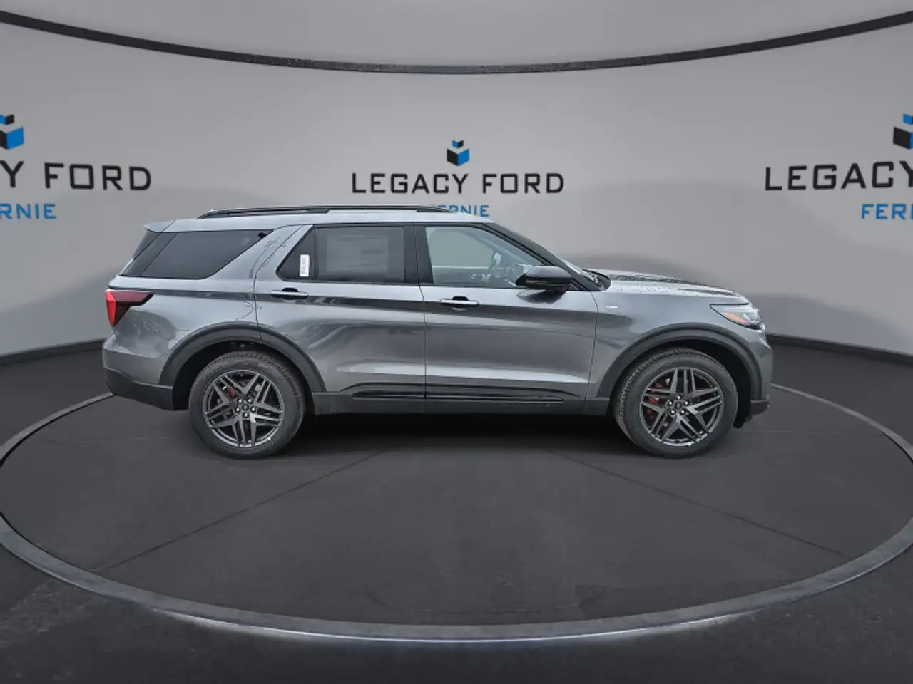 Ford Explorer photo Ford Explorer