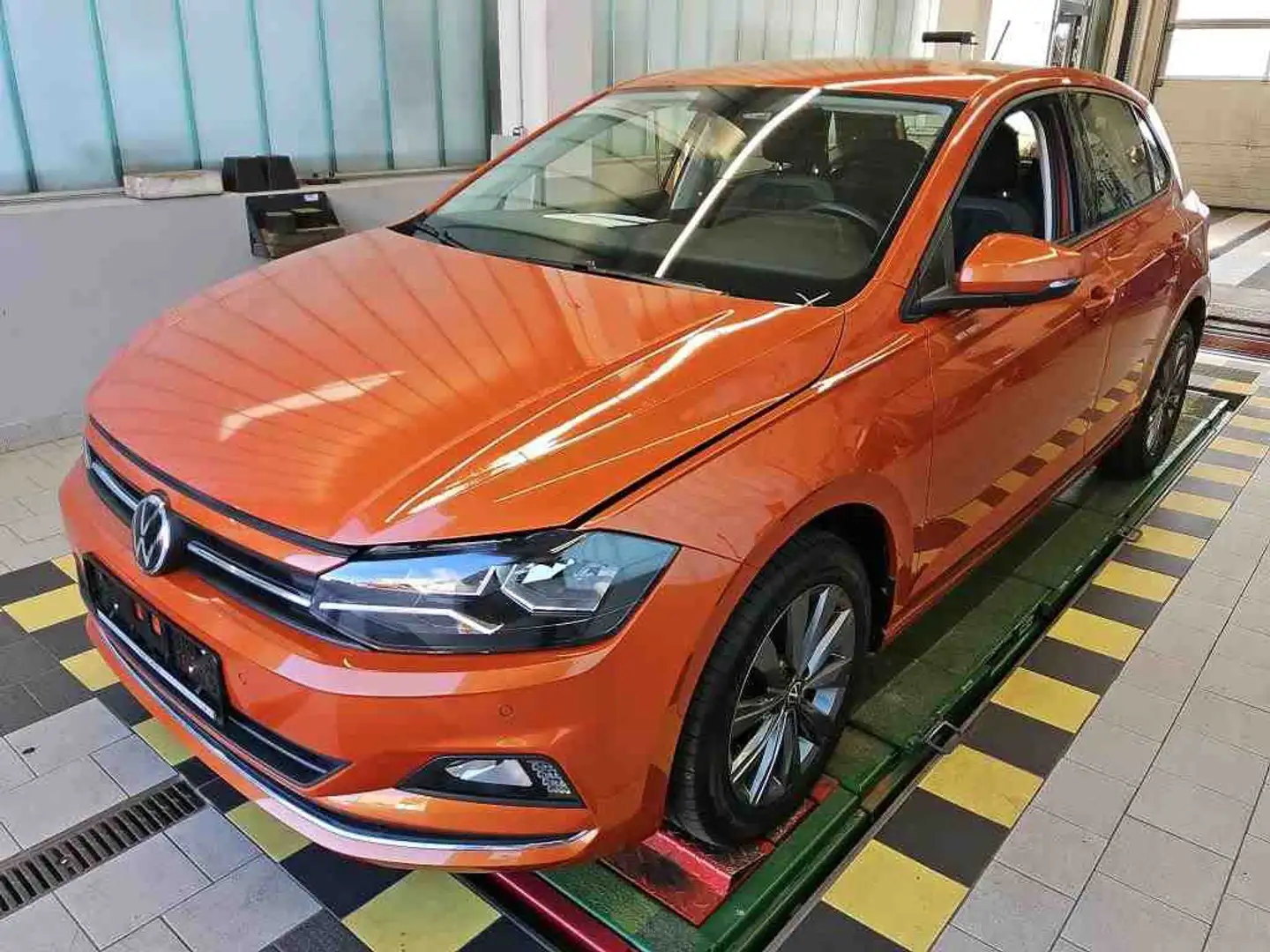 Volkswagen Polo Highline 1.0 TSI PDC DAB Klima Sitzh PDC Orange - 1