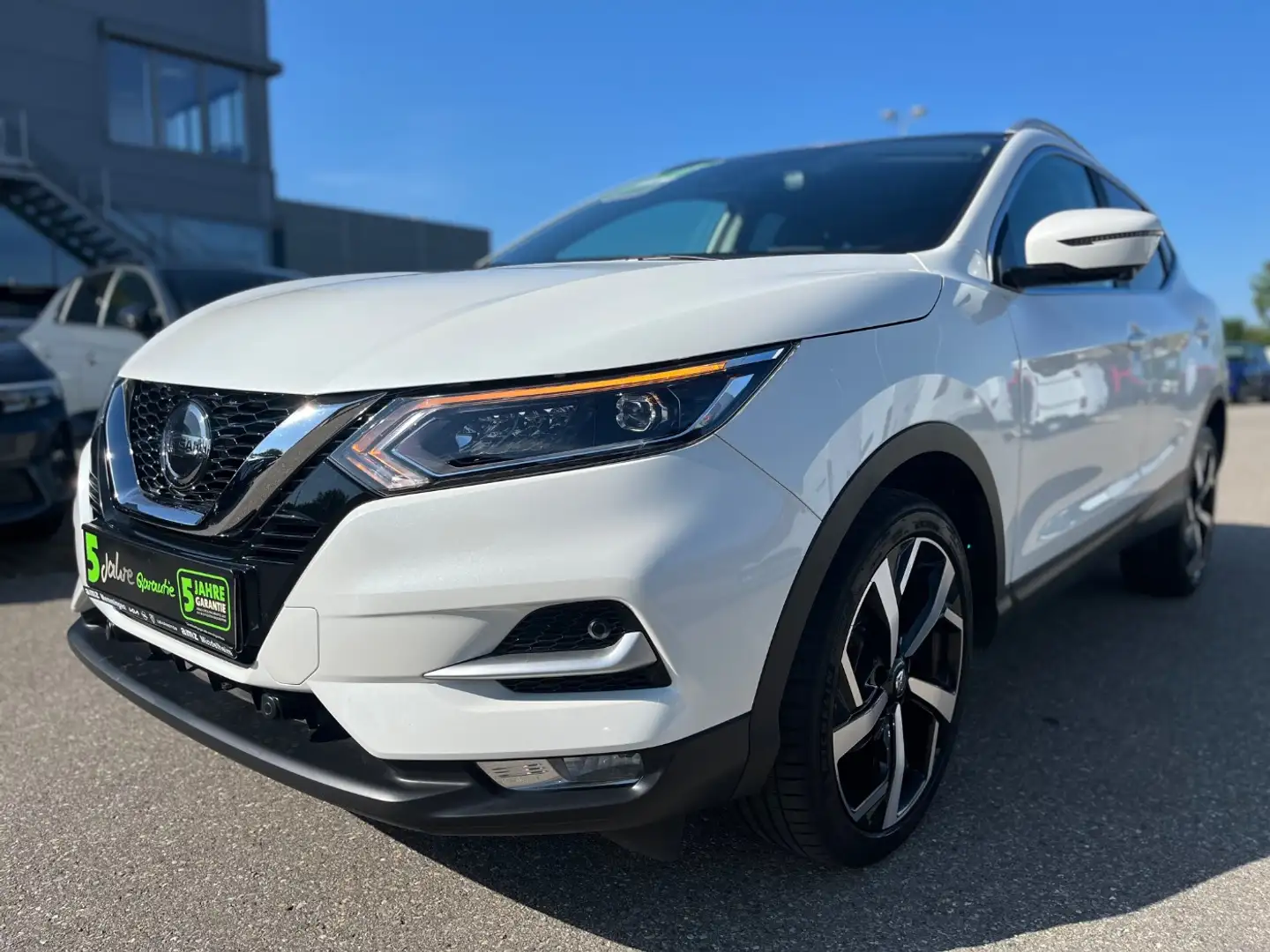 Nissan Qashqai 1.3 DIG-T Akari *LED*Kamera*PANODACH* Blanc - 2