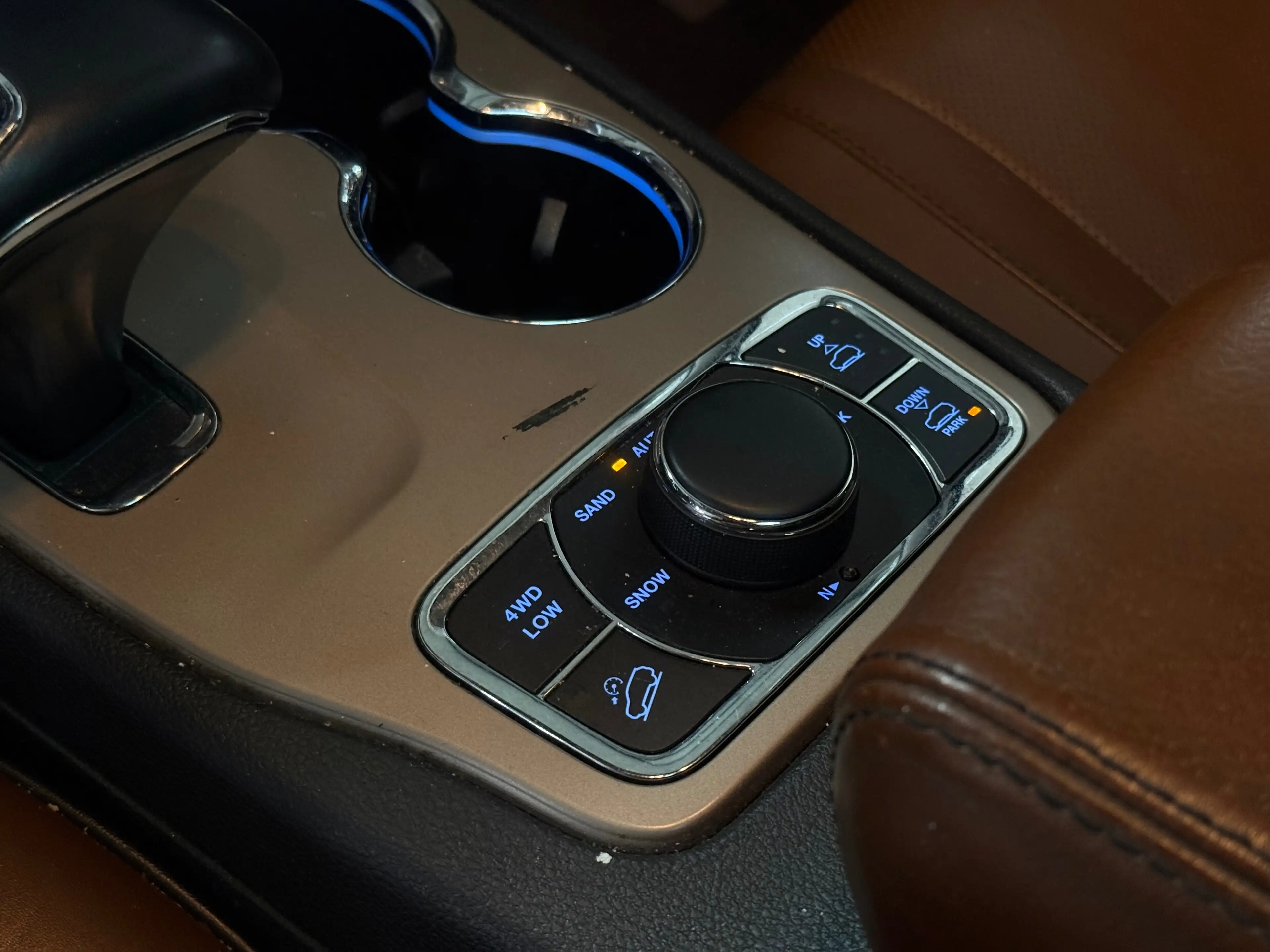 Jeep Grand Cherokee 3.0 V6 TD Summit // Full Options — photo 13