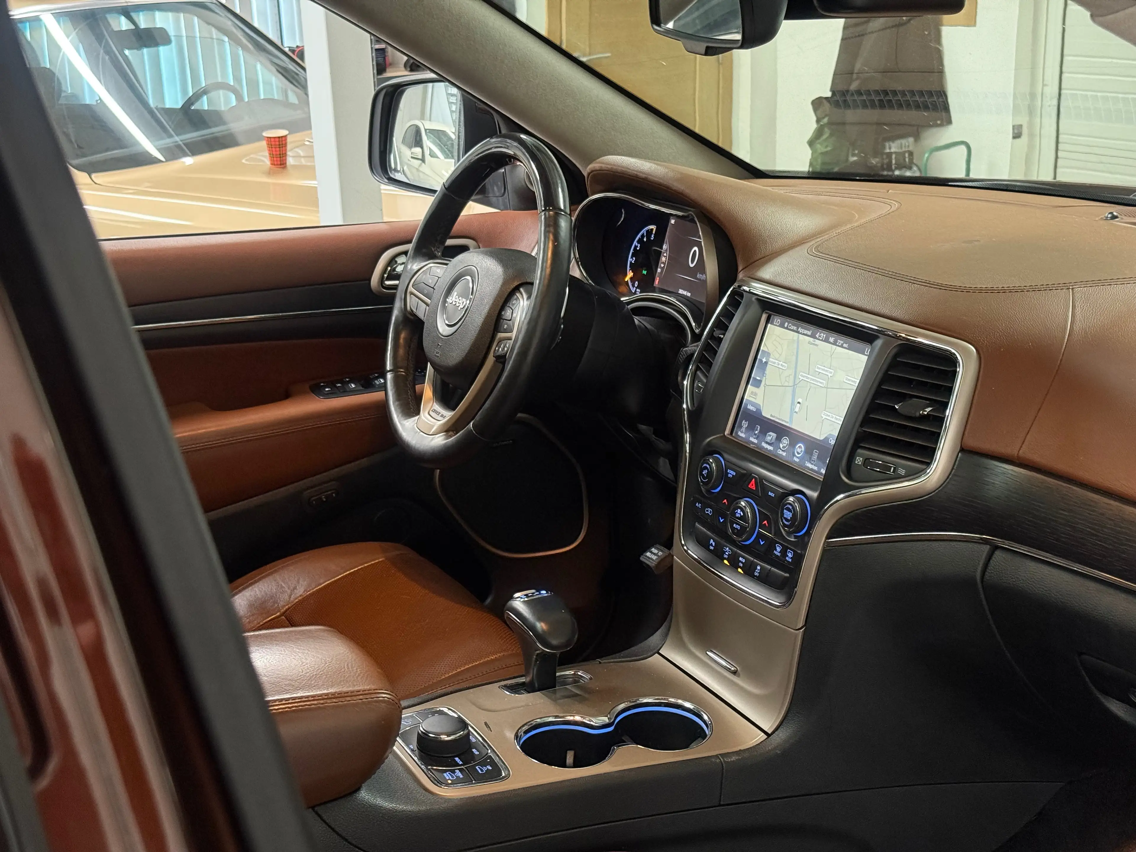 Jeep Grand Cherokee 3.0 V6 TD Summit // Full Options — photo 8