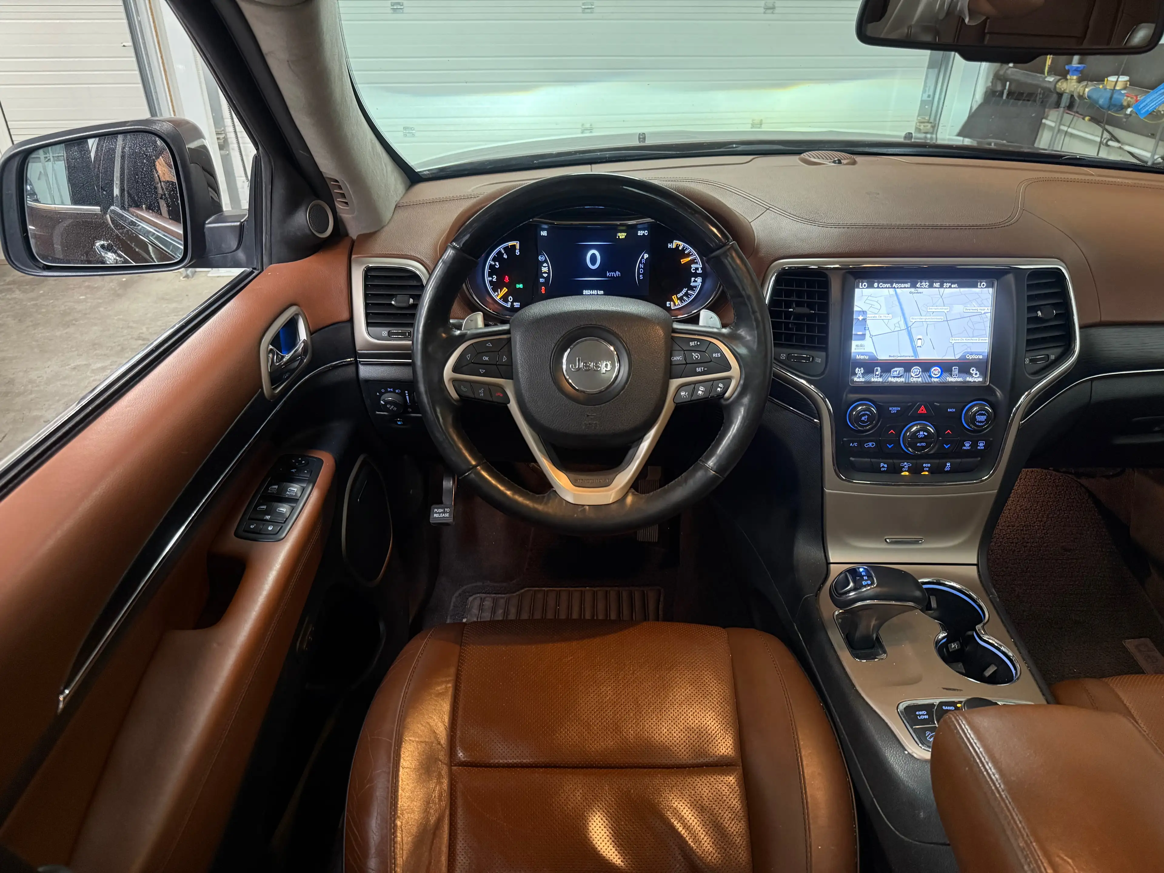 Jeep Grand Cherokee 3.0 V6 TD Summit // Full Options — photo 6
