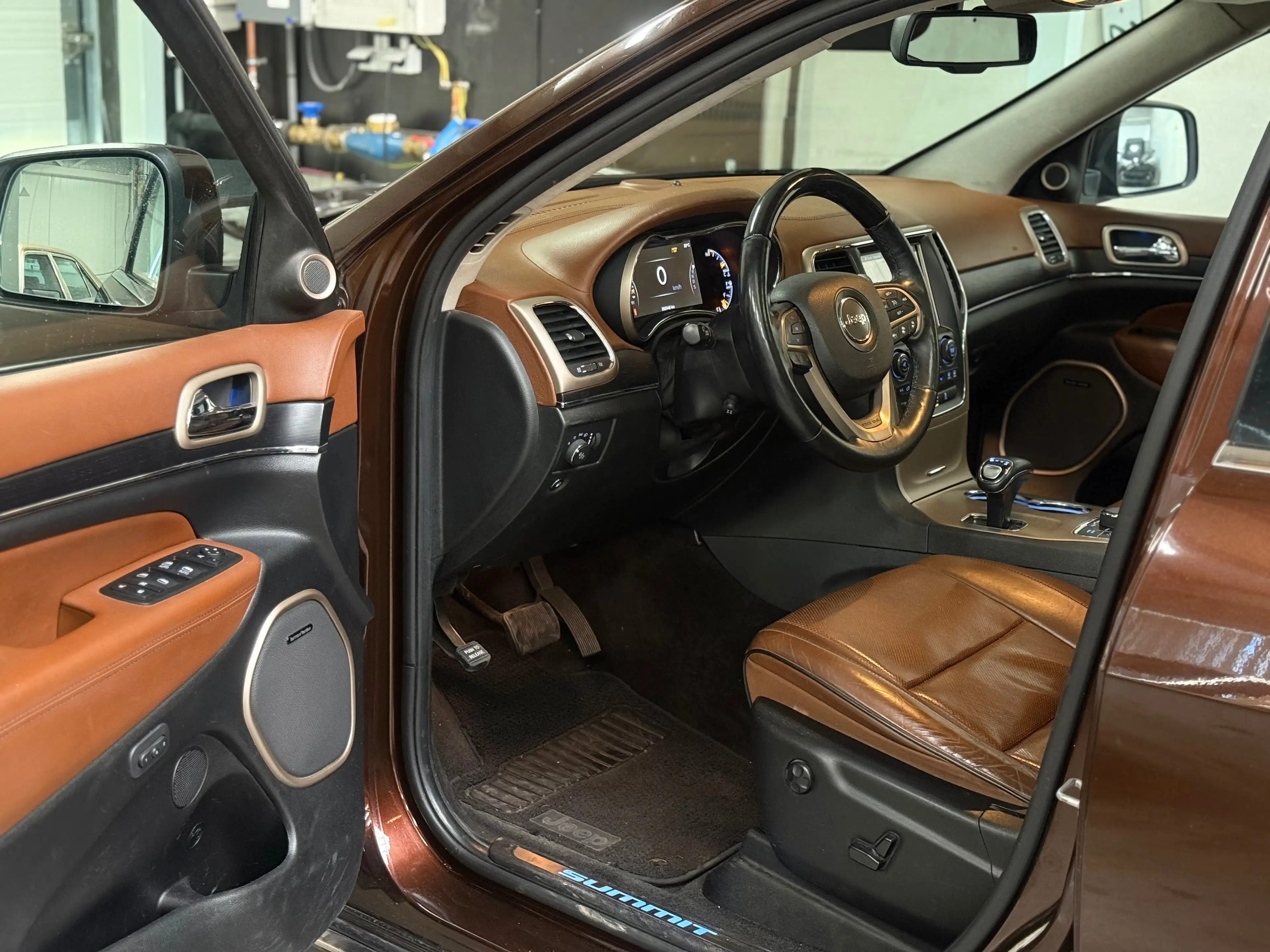 Jeep Grand Cherokee 3.0 V6 TD Summit // Full Options — photo 5