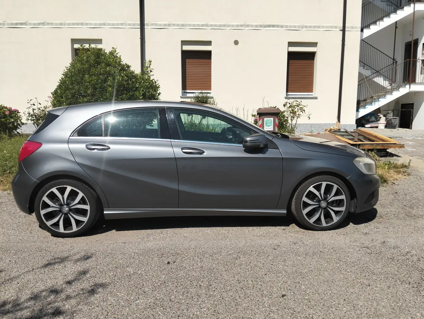 Mercedes-Benz A 180 Classe A - W176 cdi (be) Sport Grigio - 2