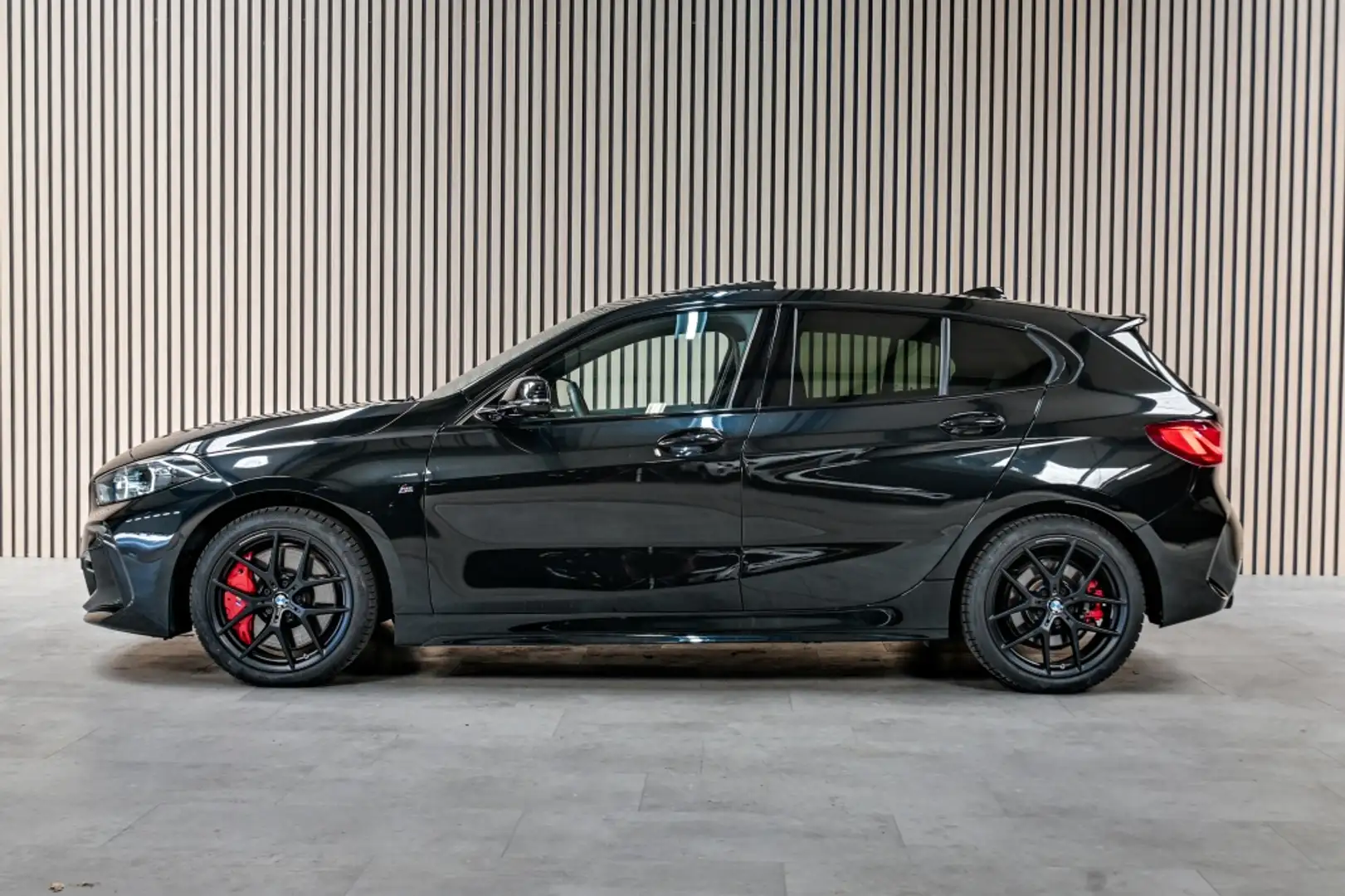 BMW 120 1-serie hatchback i Edition Colorvision ACC|HUD|PA Schwarz - 2
