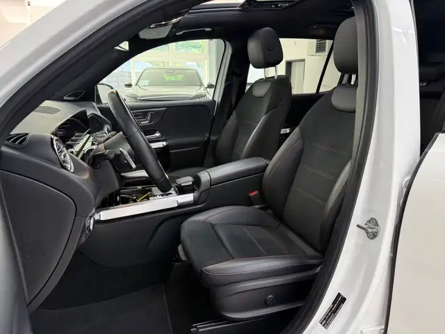 Mercedes-Benz GLB view 14