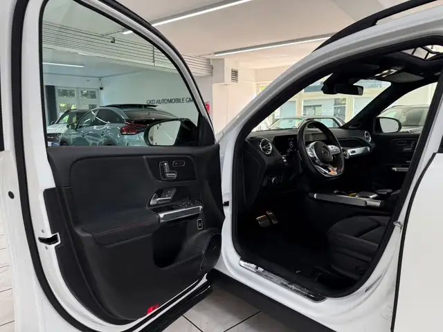 Mercedes-Benz GLB view 6