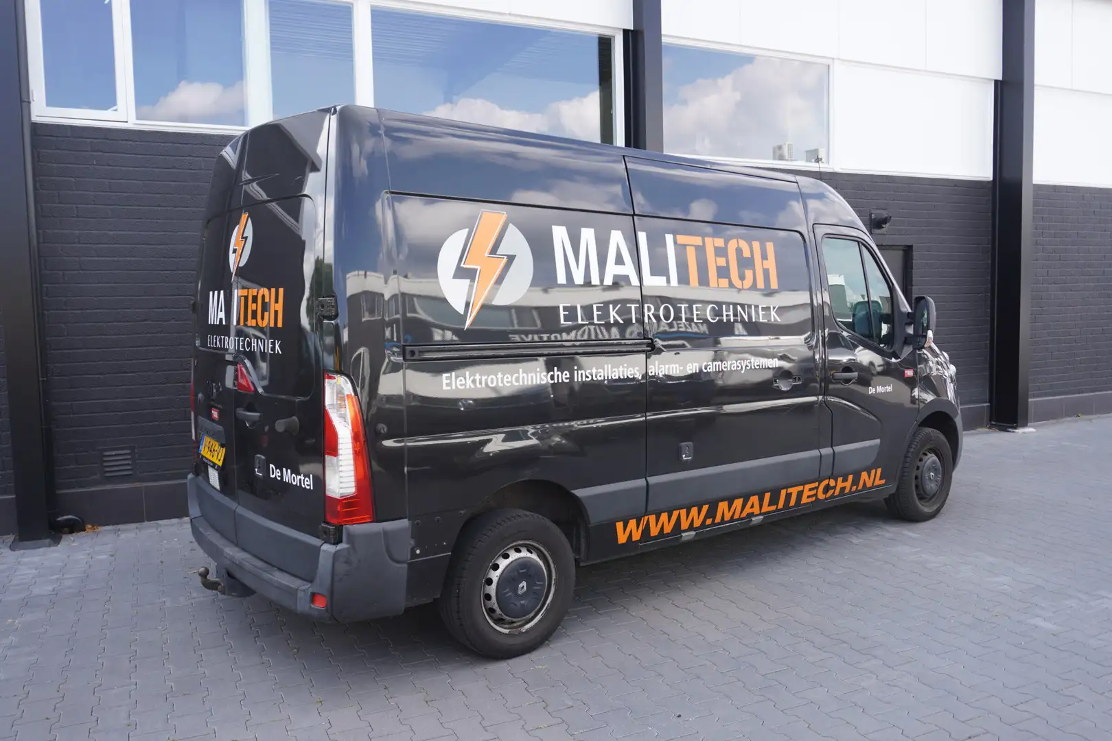 Renault Master 2.3 dCi 130PK L2H2 - Airco - Cruise - Trekhaak - € Negro - 2