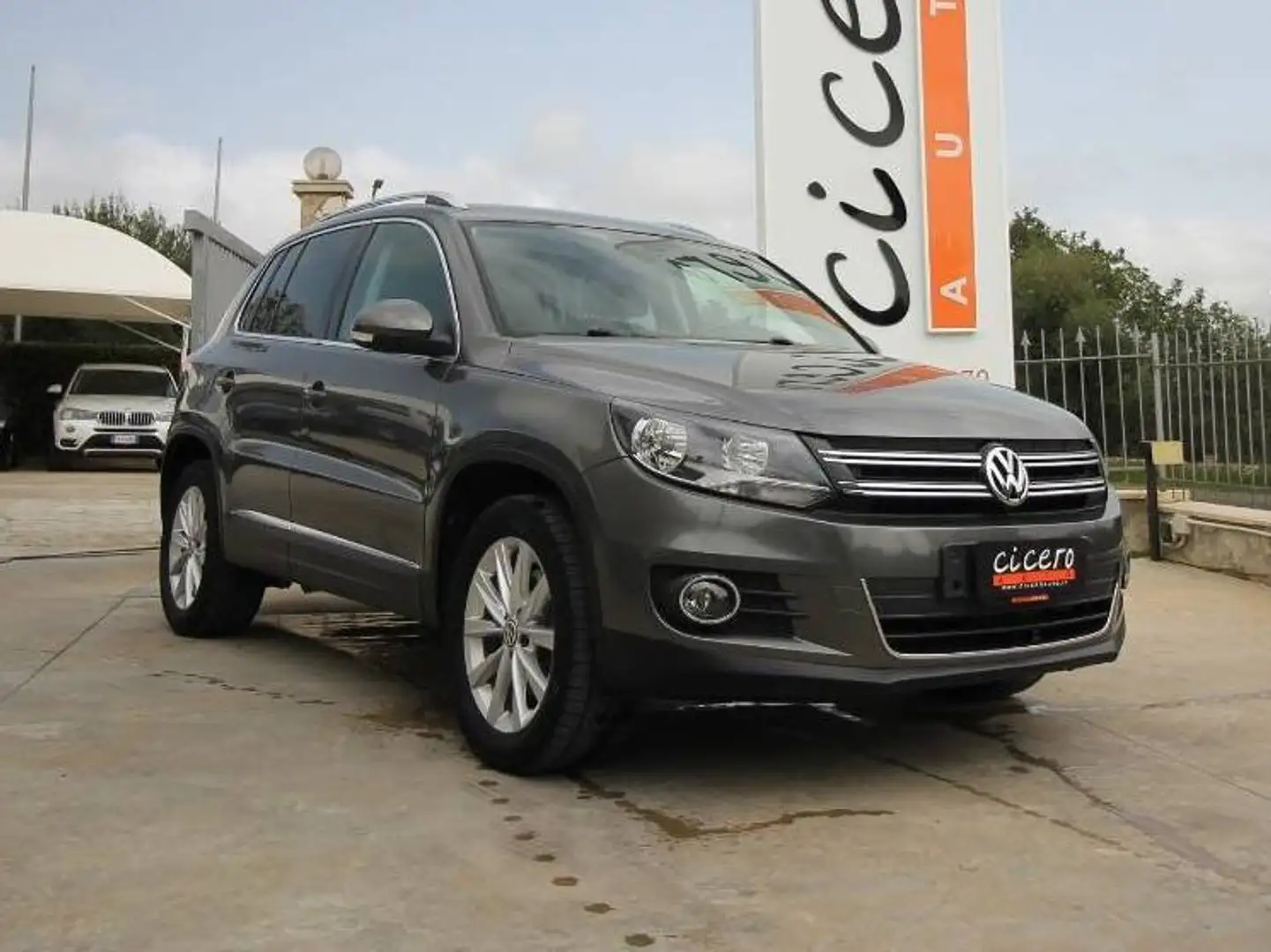 Volkswagen Tiguan 2.0 tdi Sport & Style 140cv 4motion  | 2014 Gris - 1
