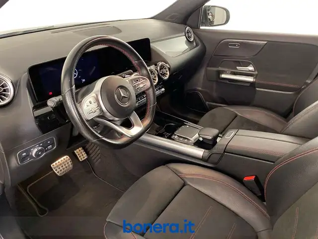 Mercedes-Benz Gla view 9