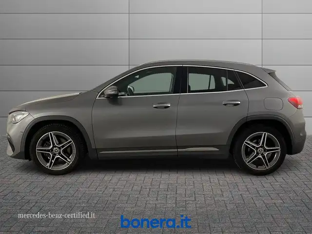 Mercedes-Benz Gla view 6