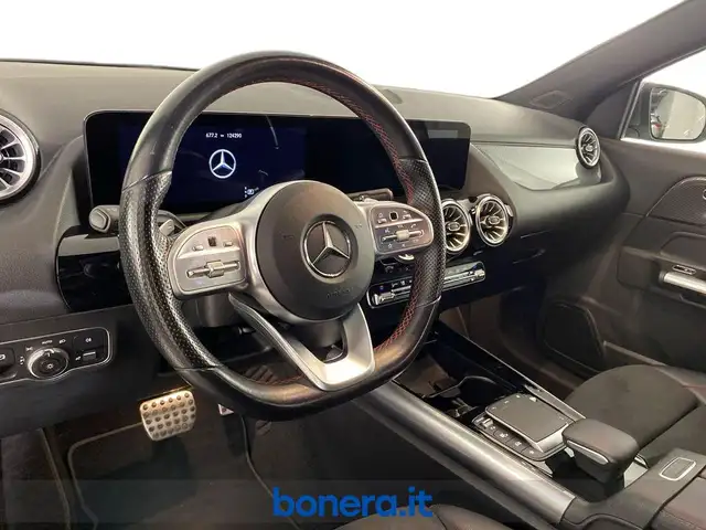 Mercedes-Benz Gla view 11