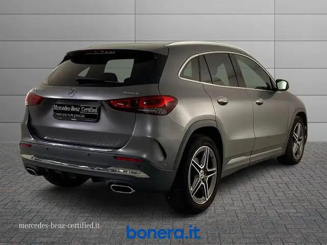 Mercedes-Benz Gla view 2
