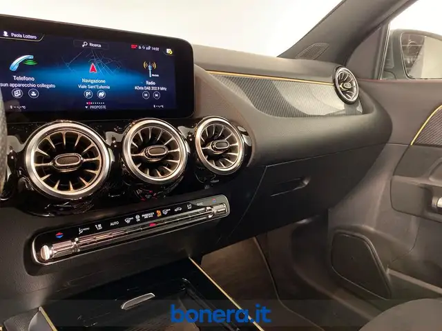 Mercedes-Benz Gla view 12