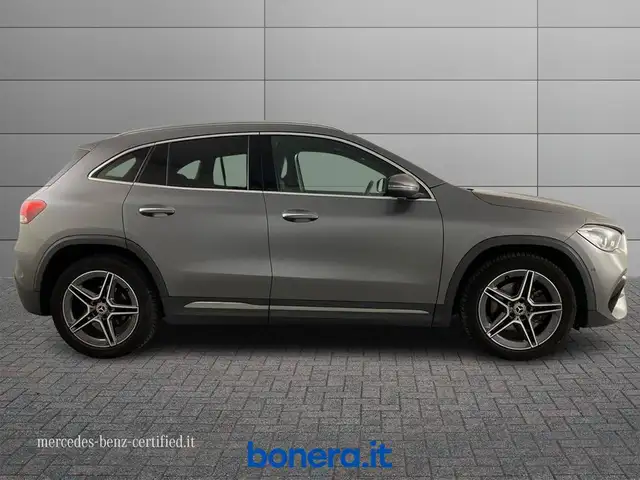 Mercedes-Benz Gla view 5
