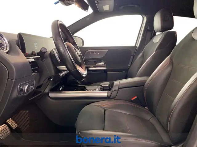 Mercedes-Benz Gla view 10