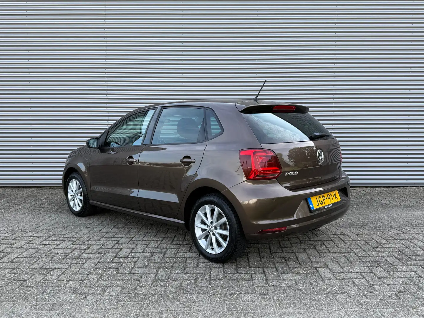 Volkswagen Polo 1.0 Lounge | 5 Deurs | Climate control | Stoelverw Bruin - 2