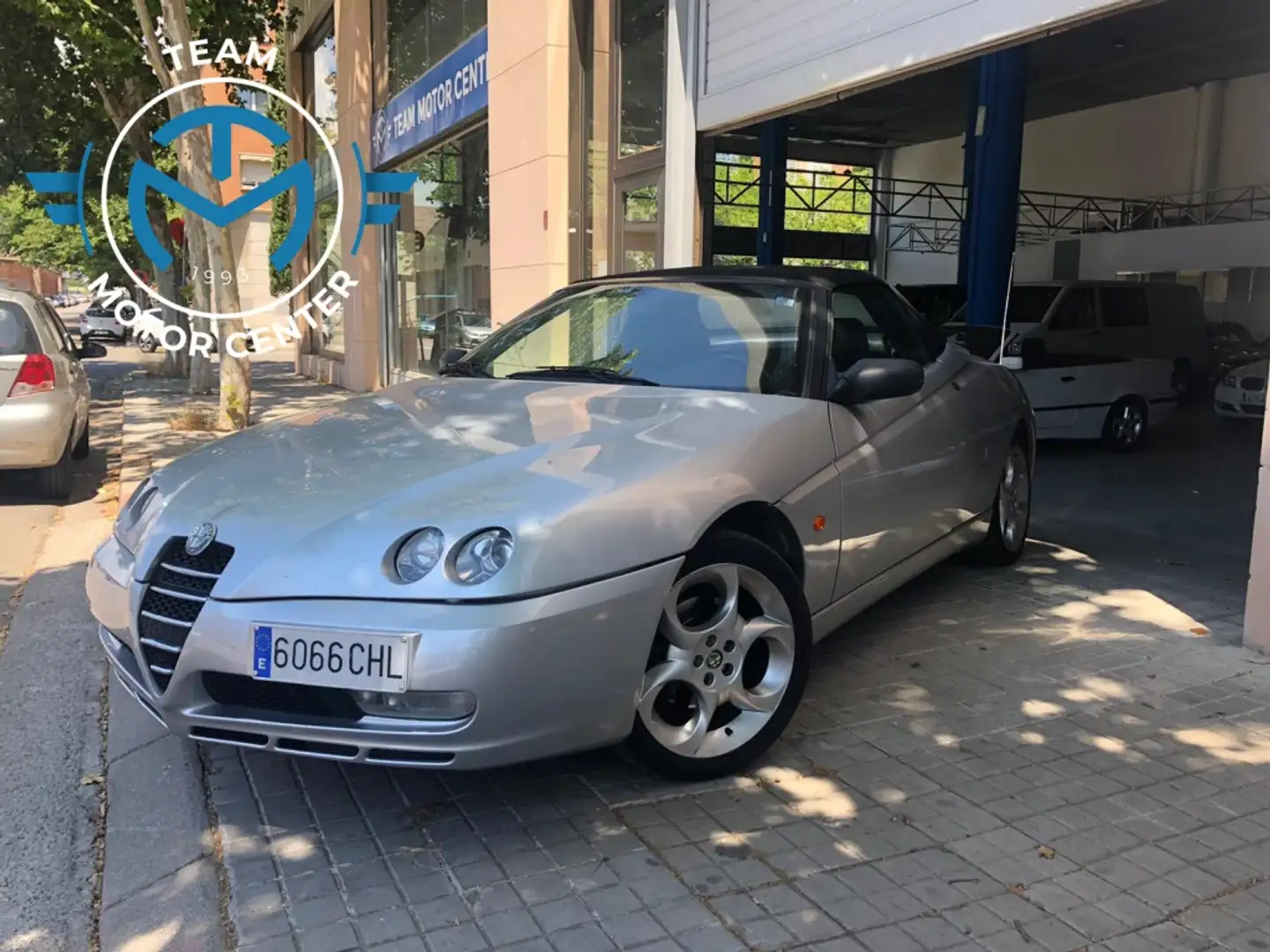 Alfa Romeo Spider 2.0 JTS Gris - 1