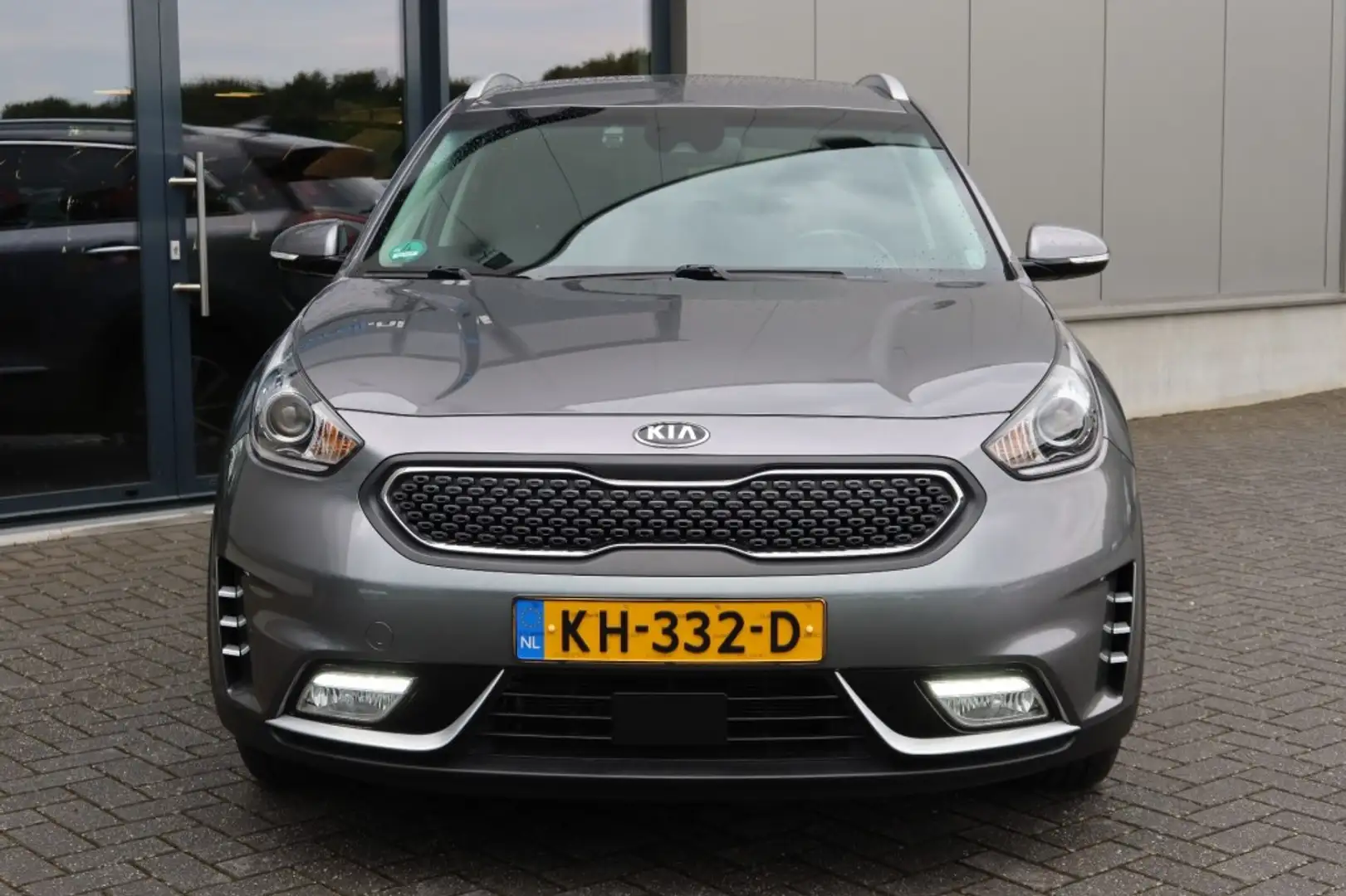 Kia Niro 1.6 GDI Hybrid AUTOMAAT ExecutiveLine Clima, NAVI, Gris - 2