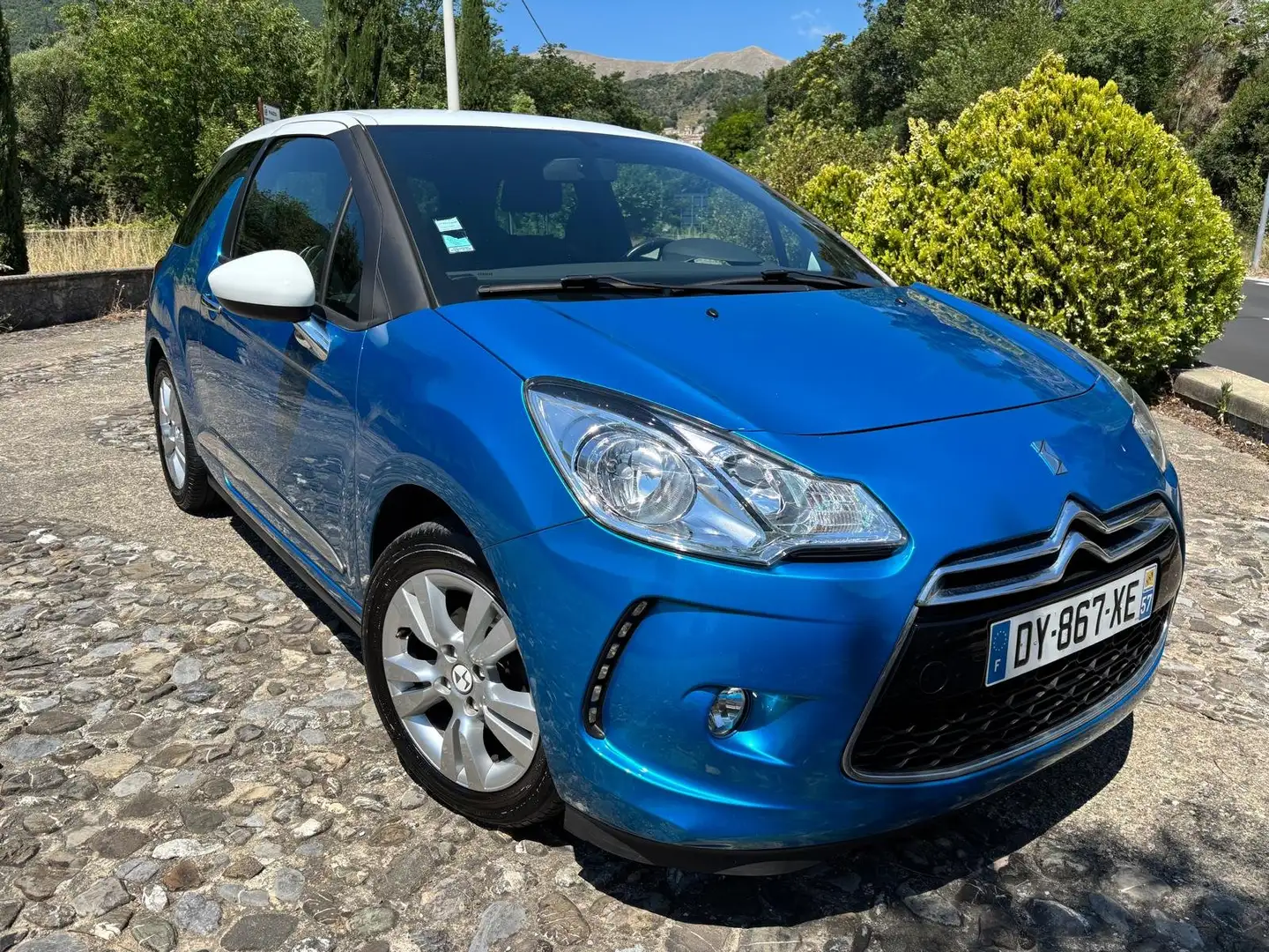 DS Automobiles DS 3 1.2 So Chic 82cv-Camera-Navi-Bluetooth-Cerchi lega Blu/Azzurro - 1